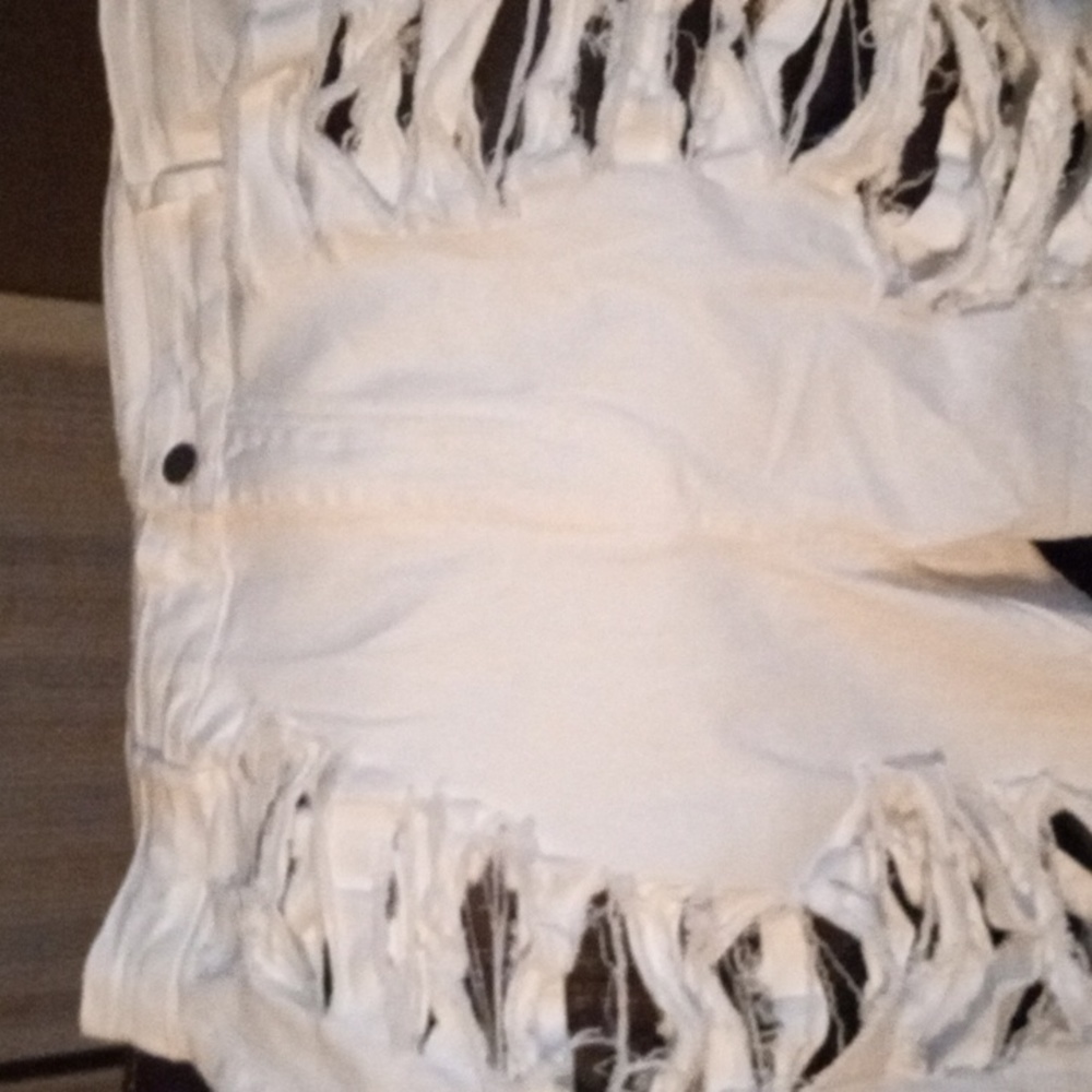 Distressed Jeans - Picture 2 of 4